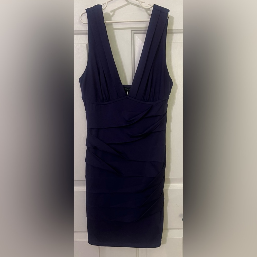 Very good condition worn once. Size medium 92% polyester 8% spandex.